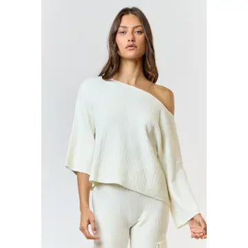 Lalavon Boat Neck Sweater in Cream