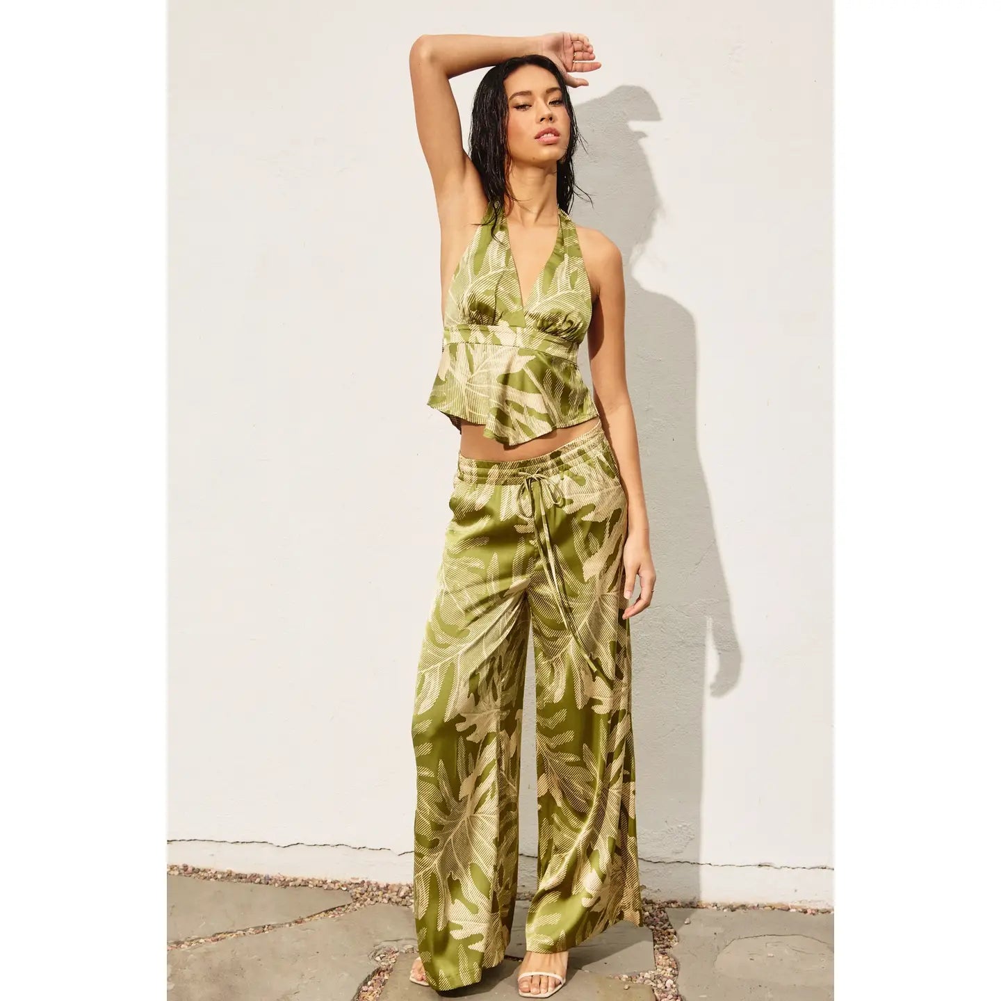 Dress Forum Tropical Print Pull-on Wide Leg Pants in Calliste Green