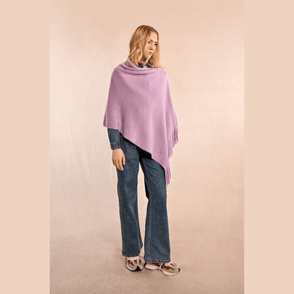 Poncho court à franges souples Molly Bracken en mauve et noir