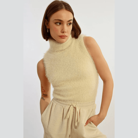 Molly Bracken Textured Sleeveless Turtleneck Top in Off White