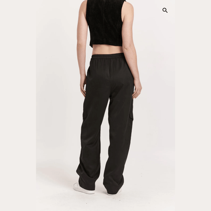 Pantalones cargo de Another Love Rhodes en color negro