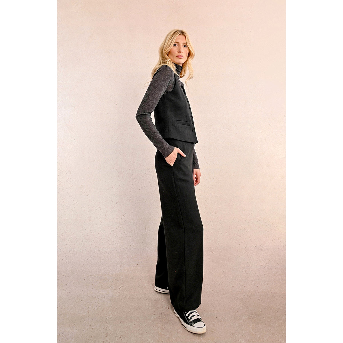 Pantalon taille haute en viscose Molly Bracken en noir